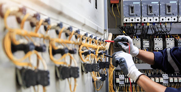 Professional Electrician technician working in Tunnel Hill, GA